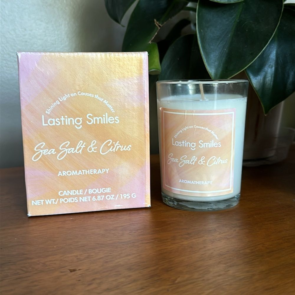 Lasting Smiles Candle in Sea Salt & Citrus!
